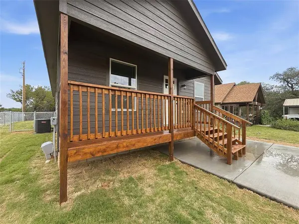 919 Arkansas River Drive, Granbury, TX 76048