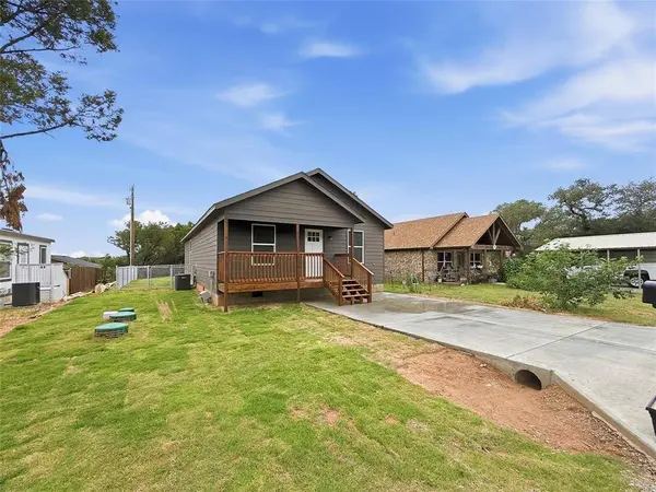 919 Arkansas River Drive, Granbury, TX 76048