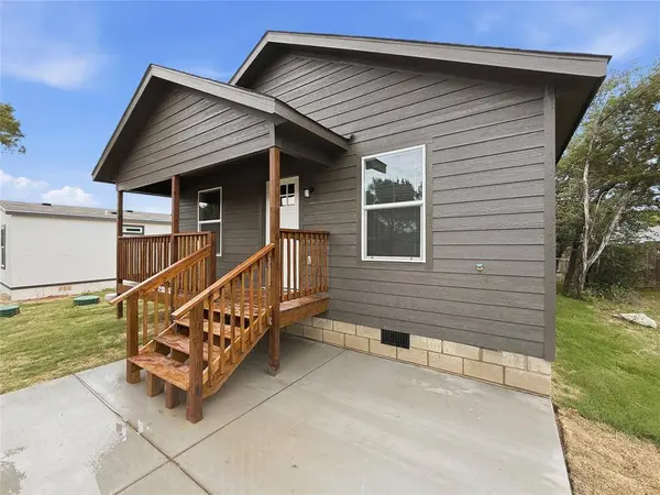 919 Arkansas River Drive, Granbury, TX 76048