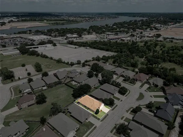 1408 Lauren Lane, Granbury, TX 76048