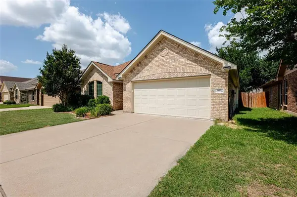 1408 Lauren Lane, Granbury, TX 76048