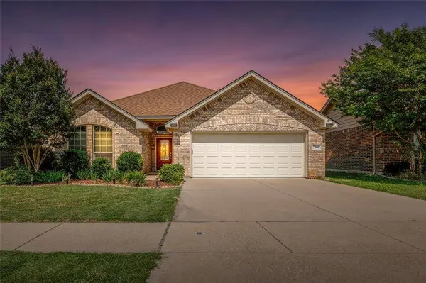1408 Lauren Lane, Granbury, TX 76048