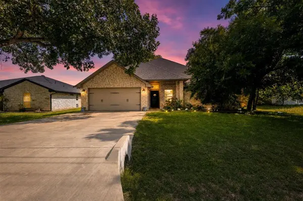 4016 Cherokee Court, Granbury, TX 76048