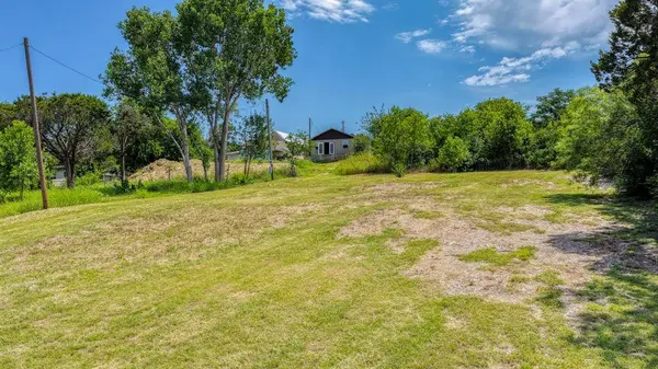 3504 Sleepy Water Road, Granbury, TX 76048