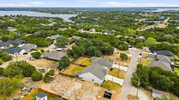 2306 Pedernales Court, Granbury, TX 76048