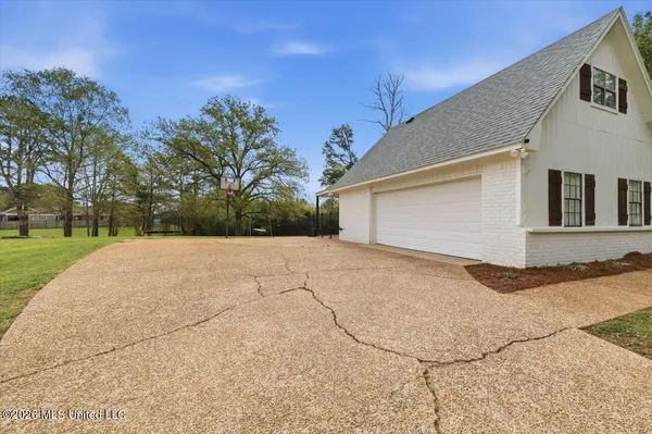 106 Oakridge Cove, Clinton, MS 39056