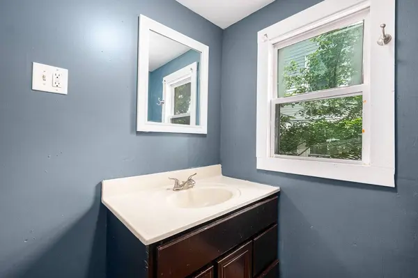863 Burton SE Street, Grand Rapids, MI 49507