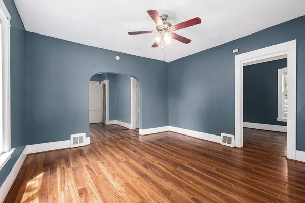 863 Burton SE Street, Grand Rapids, MI 49507