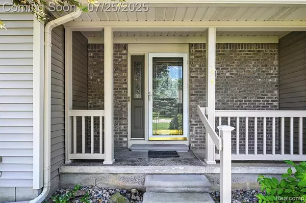 593 Layman Creek Circle, Grand Blanc, MI 48439