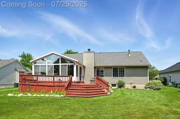 593 Layman Creek Circle, Grand Blanc, MI 48439