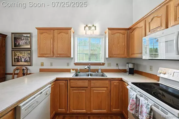 593 Layman Creek Circle, Grand Blanc, MI 48439