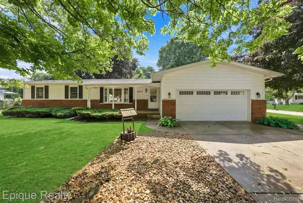 2083 Holly Tree DR