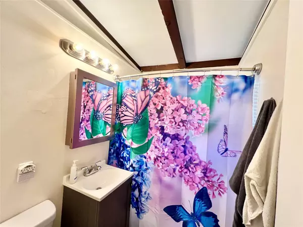 2216 Lay Street, Des Moines, IA 50317