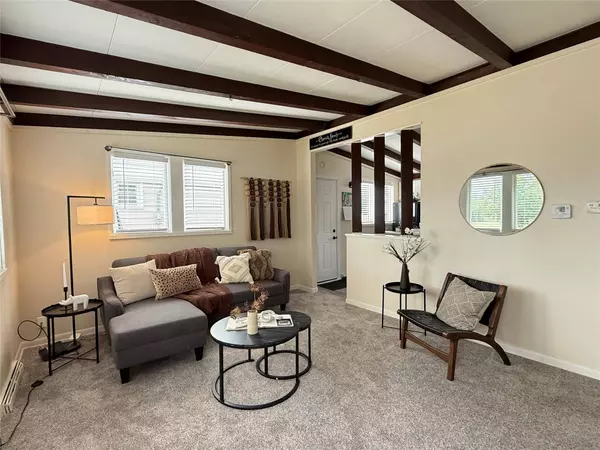 2216 Lay Street, Des Moines, IA 50317