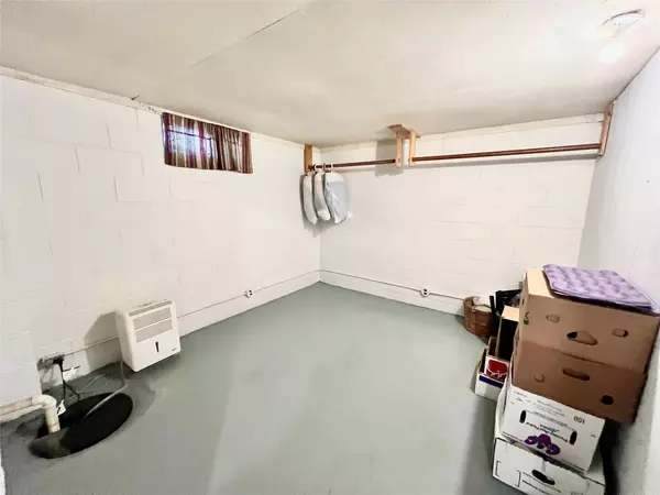 2216 Lay Street, Des Moines, IA 50317