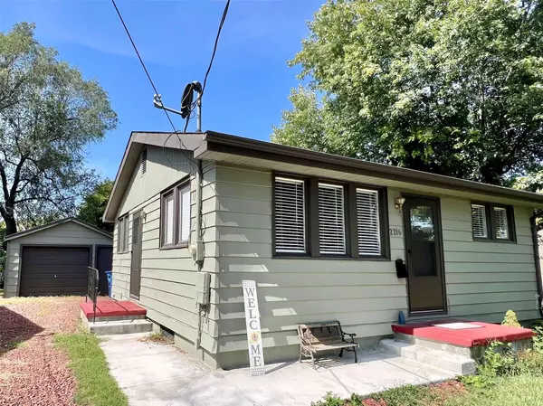 2216 Lay Street, Des Moines, IA 50317