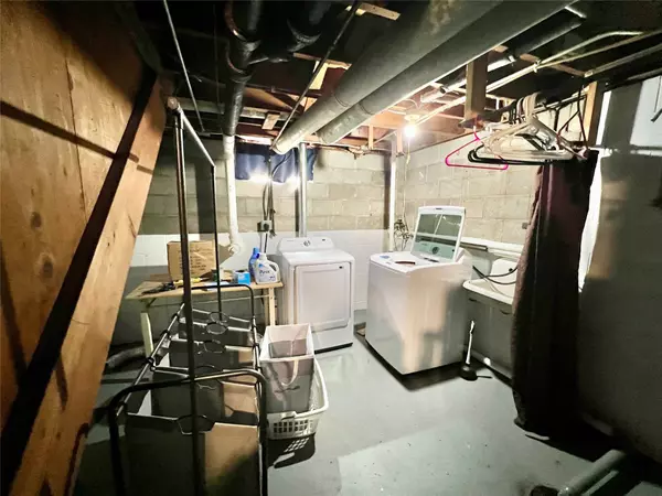 2216 Lay Street, Des Moines, IA 50317