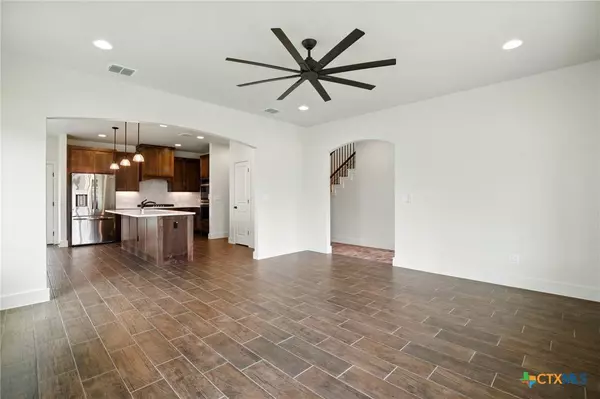 182 W Torrey ST, New Braunfels, TX 78130