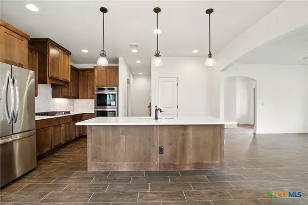 182 W Torrey ST, New Braunfels, TX 78130