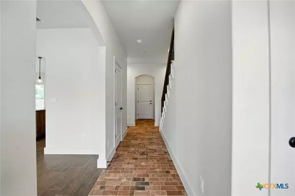 182 W Torrey ST, New Braunfels, TX 78130