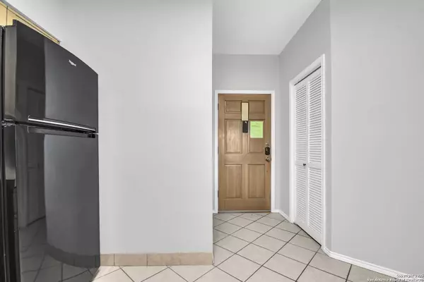 401 Lincoln UNIT APT A101, New Braunfels, TX 78130