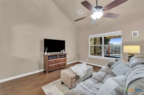 945 Lauren ST, New Braunfels, TX 78130