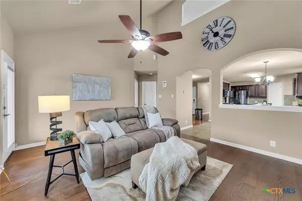 945 Lauren ST, New Braunfels, TX 78130