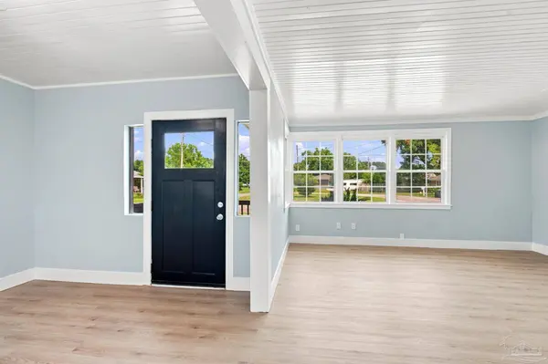 5 Bell Ct, Pensacola, FL 32507
