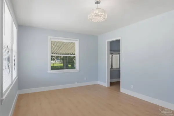 525 Pelham Rd, Pensacola, FL 32507