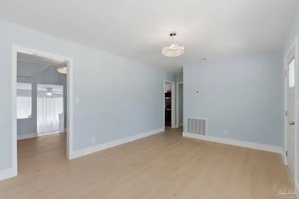525 Pelham Rd, Pensacola, FL 32507