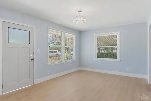 525 Pelham Rd, Pensacola, FL 32507