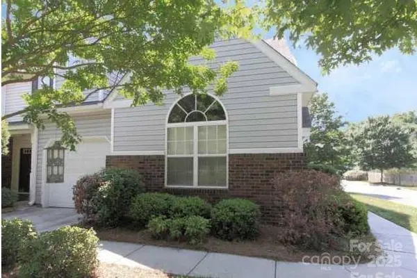 8933 Bryant Field CIR, Charlotte, NC 28277