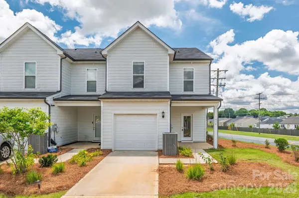 1814 Saint Louis ALY NW, Concord, NC 28027