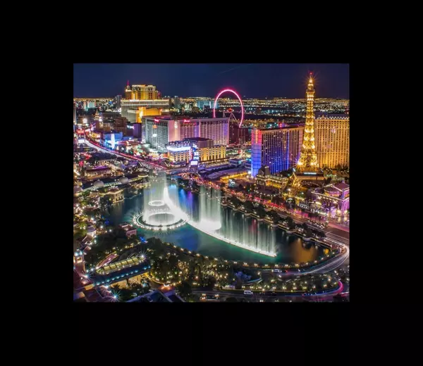 feature image of From Desert Dust to Neon Dreams: The Evolution of the Las Vegas Strip