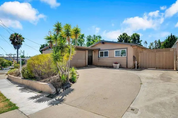 4560 Derrick DR