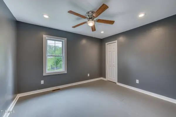 232 Emmett RD, Bristol, TN 37620