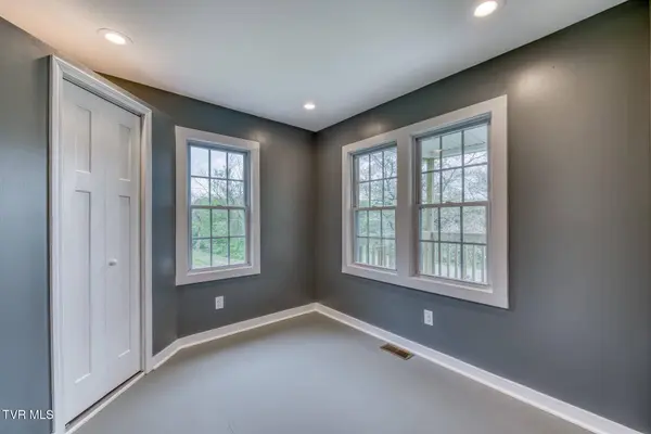 232 Emmett RD, Bristol, TN 37620
