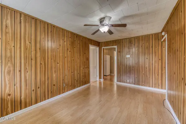 110 Hemlock LN, Bristol, TN 37620
