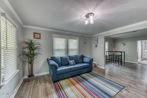 105 Crossway RD, Bristol, VA 24201
