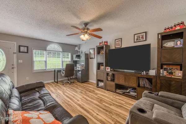 184 Amanda LN, Bristol, TN 37620