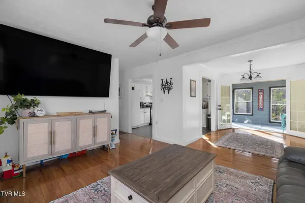 524 Mountain View DR, Piney Flats, TN 37686
