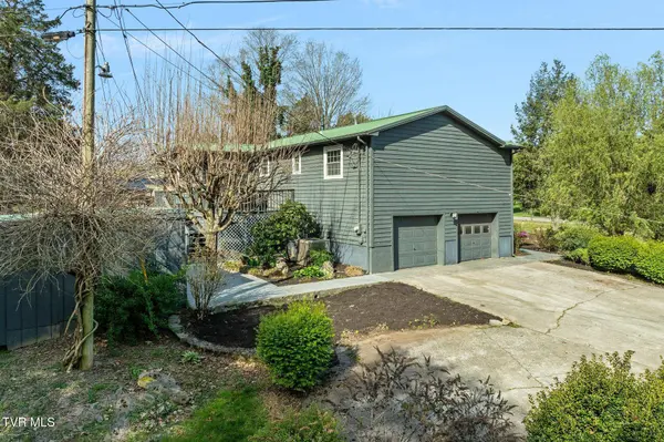 524 Mountain View DR, Piney Flats, TN 37686