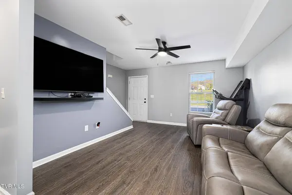 568 Gray Station RD #Apt 3, Johnson City, TN 37615