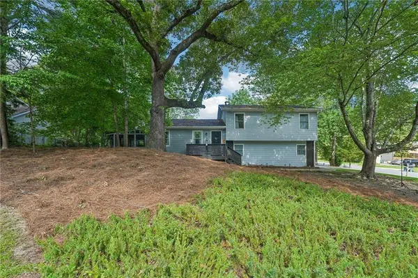 585 Westchester CIR SW, Marietta, GA 30064
