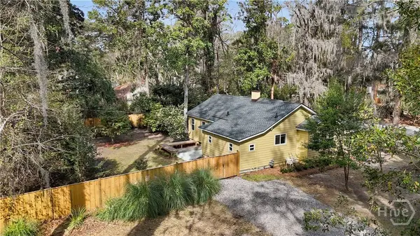 21 Noble Glen DR, Savannah, GA 31406