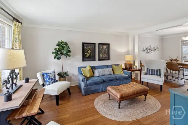 32 Romney PL, Savannah, GA 31406