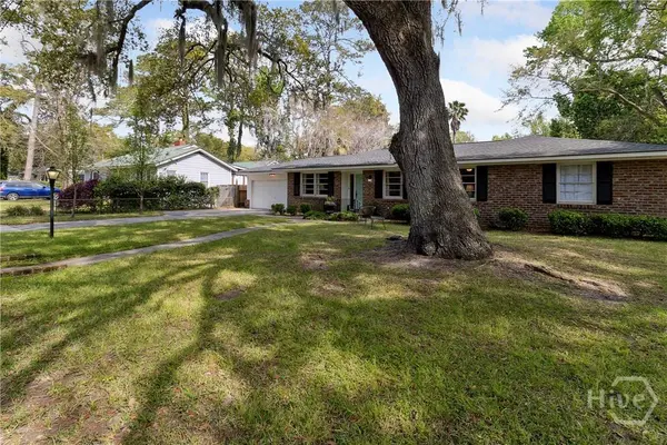 32 Romney PL, Savannah, GA 31406