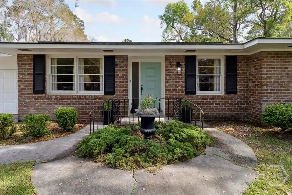32 Romney PL, Savannah, GA 31406