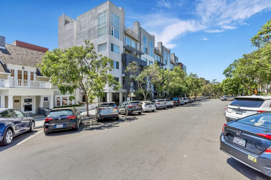 1643 6th Ave #415, San Diego, CA 92101-2706