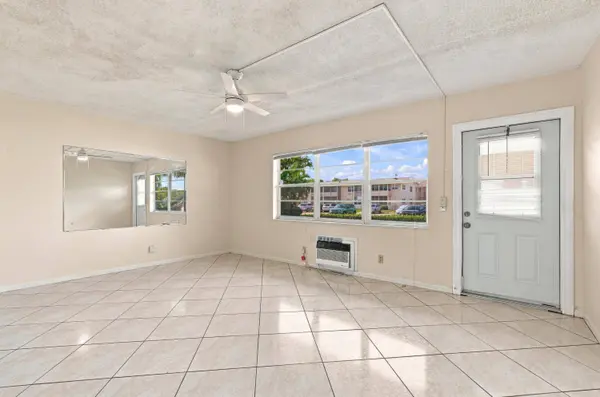 98 Norwich E, West Palm Beach, FL 33417